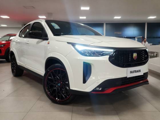 FIAT FASTBACK 1.3 TURBO 270 FLEX ABARTH AT6 FIAT FASTBACK 1.3 TURBO 270 FLEX ABARTH AT6